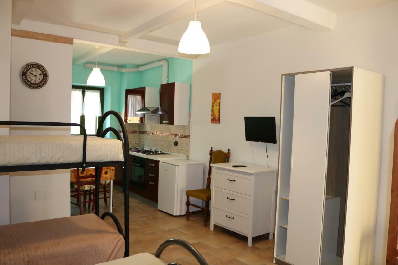 לסי Agriturismo Fattoria Del Colle מראה חיצוני תמונה