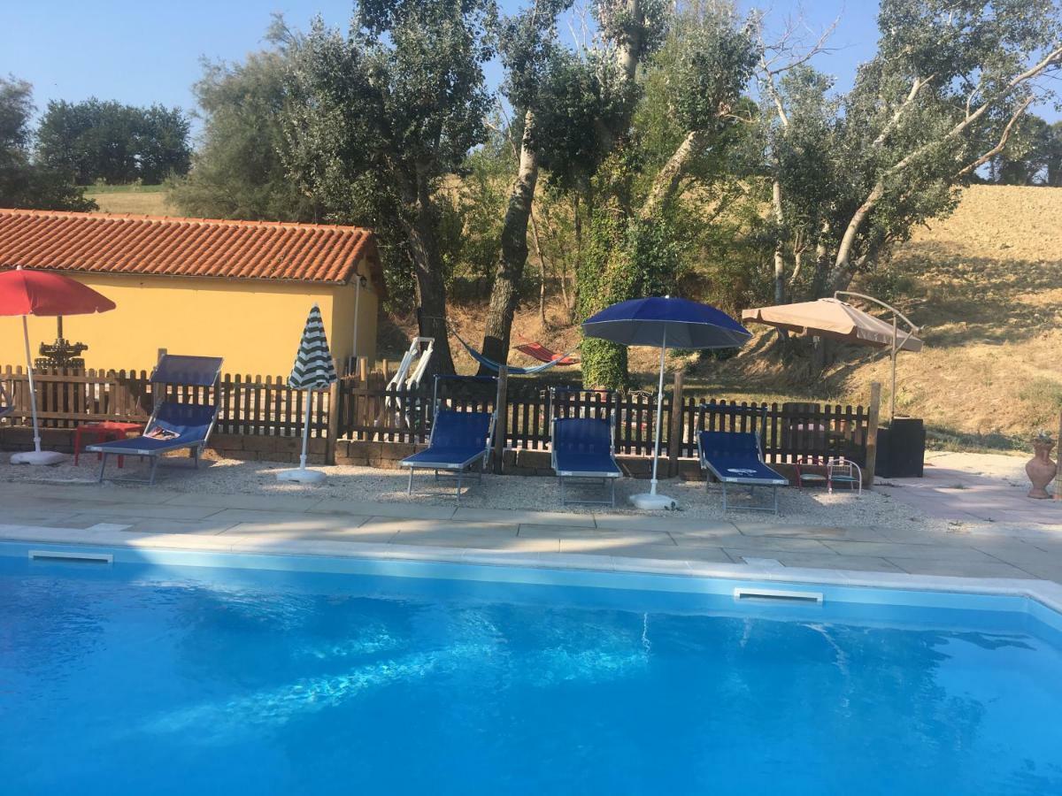 לסי Agriturismo Fattoria Del Colle מראה חיצוני תמונה