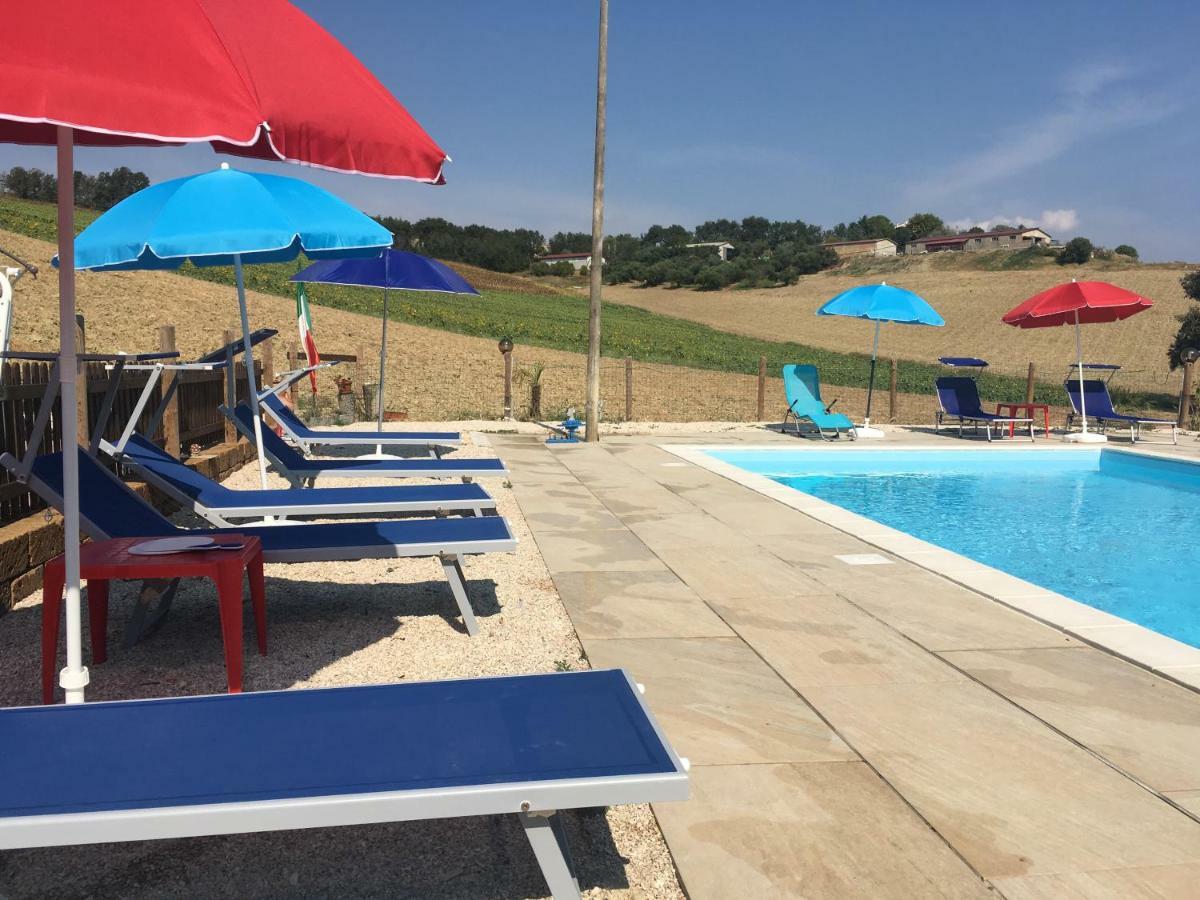 לסי Agriturismo Fattoria Del Colle מראה חיצוני תמונה