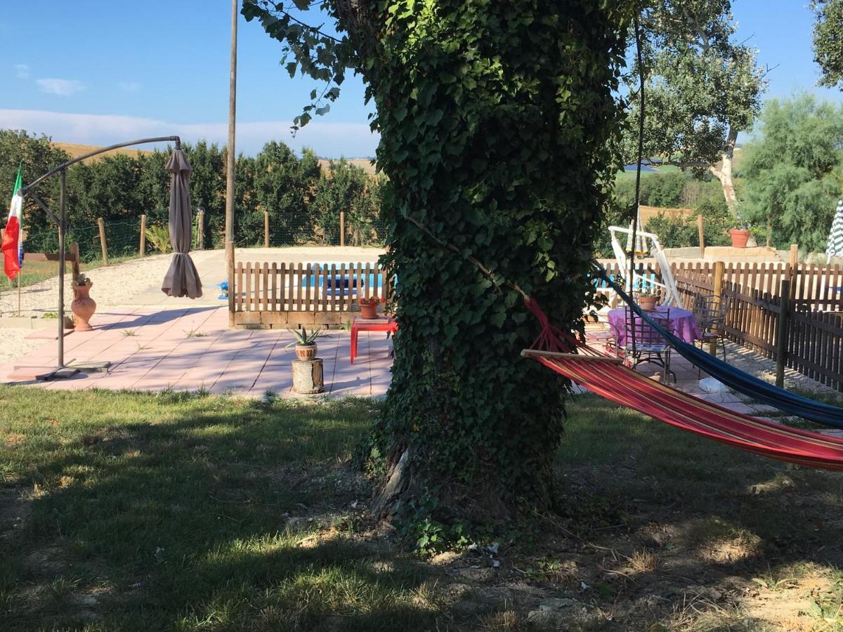 לסי Agriturismo Fattoria Del Colle מראה חיצוני תמונה